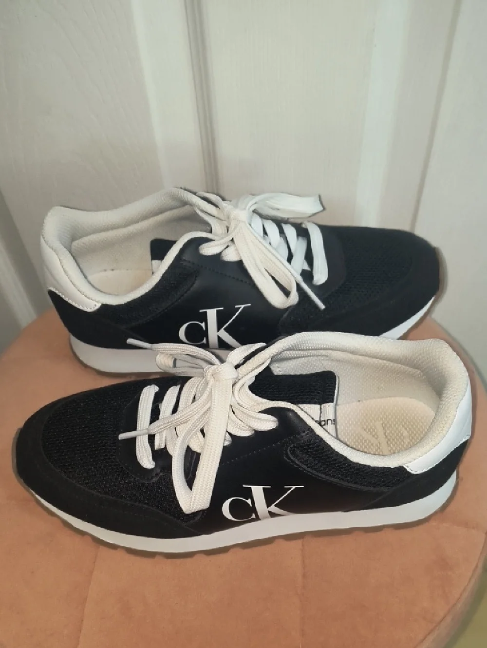 Calvin Klein Camina Sneaker Women's Size 7